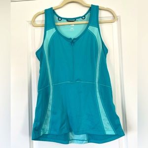 The North Face women’s 1/2 zip cycling tank Size medium